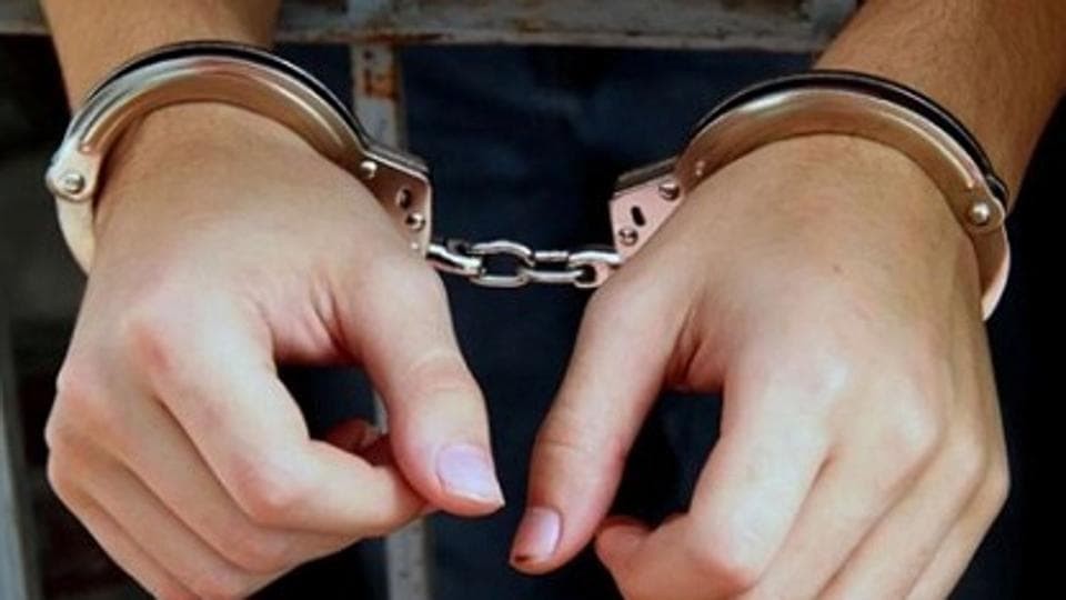 बलात्कार अभियुक्त पक्राउ