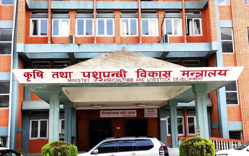मल ल्याउन सरकारी टोली बङ्गलादेश जाँदै