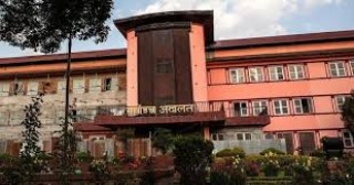 प्रतिनिधिसभा विघटनविरुद्ध १२ रिट निवेदन
