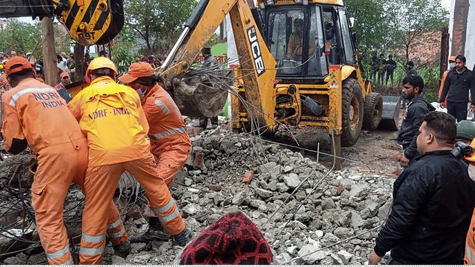 भारतको उत्तर प्रदेशमा दाहसंस्कारस्थलको छाना खस्दा कम्तीमा १७ को मृत्यु