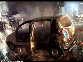 सामाखुशीमा ट्याक्सीमा आगजनी