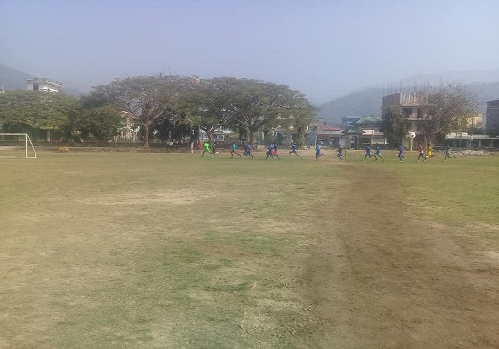 मदन भण्डारी स्मृति खेलकूद मैदान बन्दै