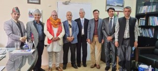 वंश प्रतिष्ठानद्धारा वाणिज्य सचिव भट्टराईलाई बधाई 