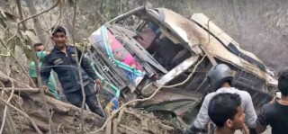 दाउन्ने दुर्घटना अपडेट :  घाइतेमध्ये तीनको मृत्यु