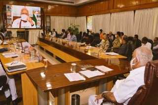 भारतीय प्रधानमन्त्री मोदी र मुख्यमन्त्रीबीच छलफल