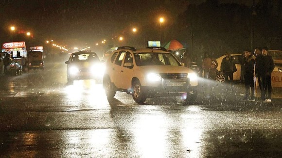 दिल्लीमा मेघगर्जनसहित हल्का वर्षा, गर्मीबाट राहतको महशुस