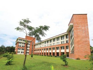 नेपाल मेडिकल कलेजमा अक्सिजनको चरम अभाव, विरामीलाई अन्य व्यवस्था गर्न अनुरोध 