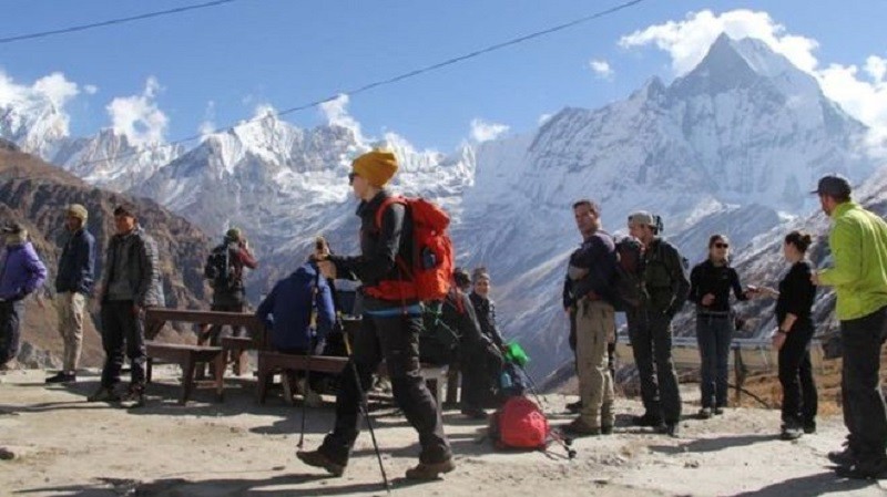 विदेशी पर्यटक अलपत्र