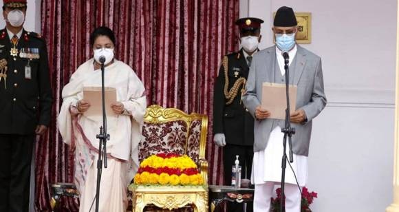 प्रधानमन्त्रीको शपथ र सातमन्त्रीविरुद्ध रिट निवेदन