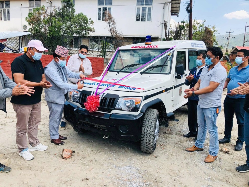 सांसद बस्नेतको पहलमा सुर्यविनायक नगरले पायो एम्बुलेन्स 