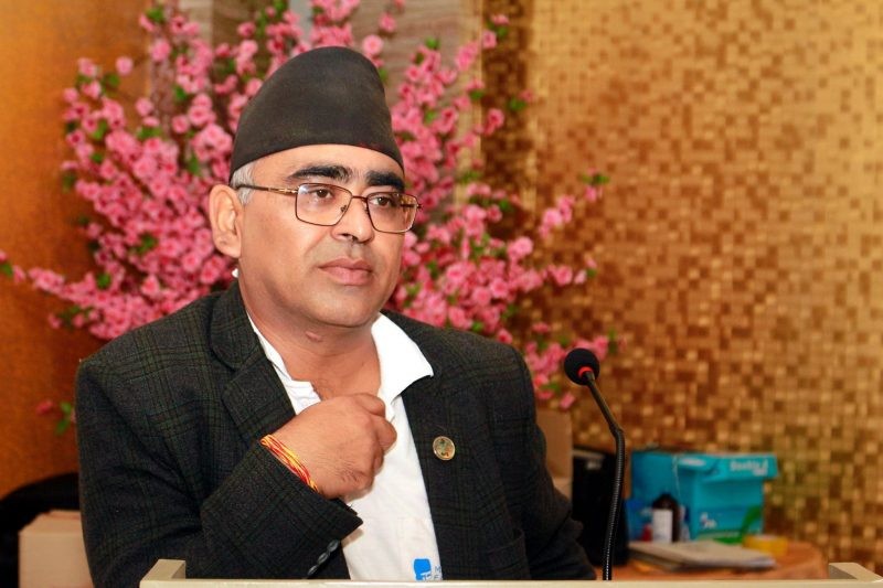माधव नेपाल घाँस भित्रको हरियो सर्प: मुख्य सचेतक निरौला