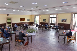 एमाले स्थायी कमिटी बैठक बस्दै