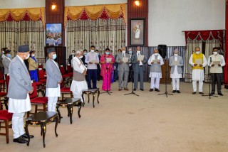मन्त्रिमण्डल हेरफेरः तीन उपप्रमसहित नयाँ मन्त्रीले लिए शपथ, कसलाइ कुन् मन्त्रालय