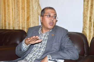 आपत्तिजनक अभिव्यक्ति दिने सांसद वैद्यलाई कानुनी दयारामा ल्याउनु पर्छ : डा. भट्टराई