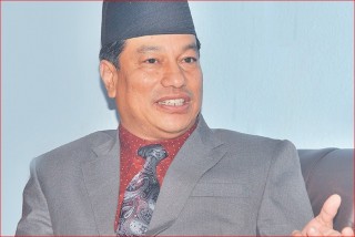 देउवालाई ७६ (५) अनुसार प्रधानमन्त्री नियुक्त गरेर संसद् बोलाउनुपर्छ: वरिष्ठ अधिवक्ता श्रेष्ठ