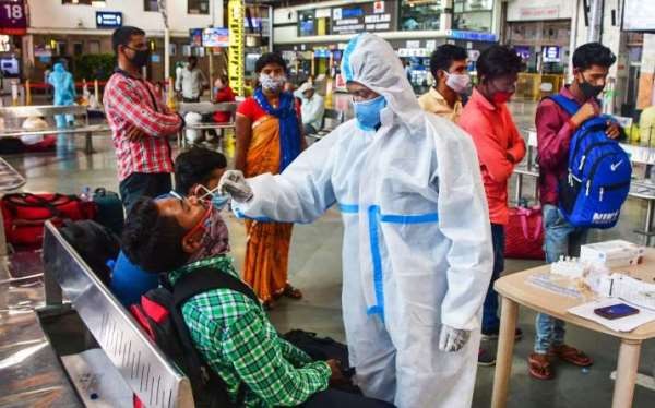 भारतमा गत २४ घण्टामा कोरोना सङ्क्रमितको संख्या चालीस हजार घट्यो