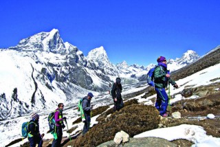जुनमा भित्रिए ११ सय पर्यटक