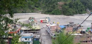 बाढी प्रभावित हेलम्बुवासीलाई यूएई, कुवेत र दक्षिण कोरियामा बस्ने नेपालीको सहयोग