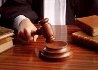 निसानका पूर्वप्रमुखलाई भगाएको अभियोगमा दुई अमेरिकीलाई जेल सजाय