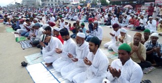 बलि (कुर्वान) दिने पर्व बकर इद आज हर्षोल्लासपुर्वक मनाइँदै
