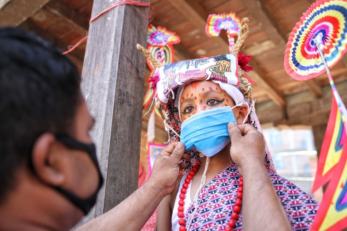 गाईजात्रा : काठमाडौँमा मास्क लगाएरै मनाइयो