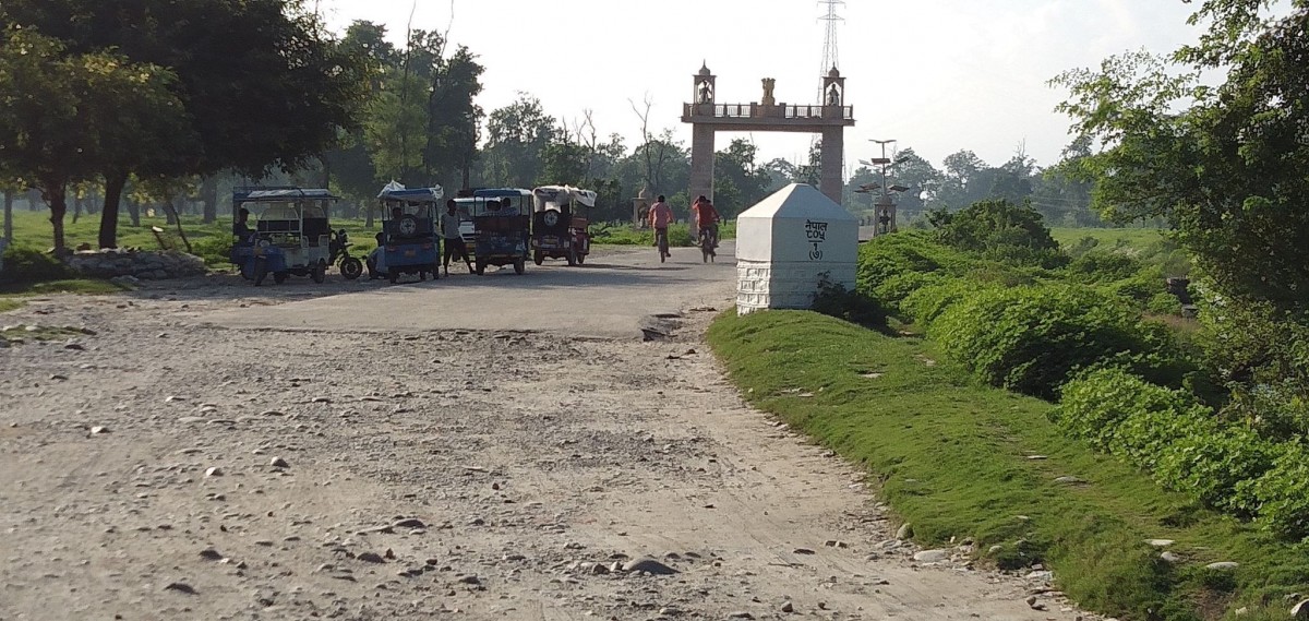 गड्डाचौकी सीमा नाकामै लगाइँदै कोरोना विरुद्धको खोप
