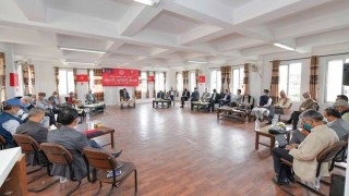 ‘१० बुँदे’ को कार्यान्वयन गर्दै एमाले