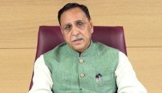 रूपाणीद्वारा गुजरातको मुख्यमन्त्रीबाट राजिनामा