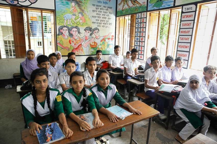 बङ्गलादेशमा १८ महिनापछि विद्यालय खुले