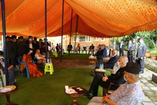 काँग्रेस पदाधिकारी बैठक बस्दै