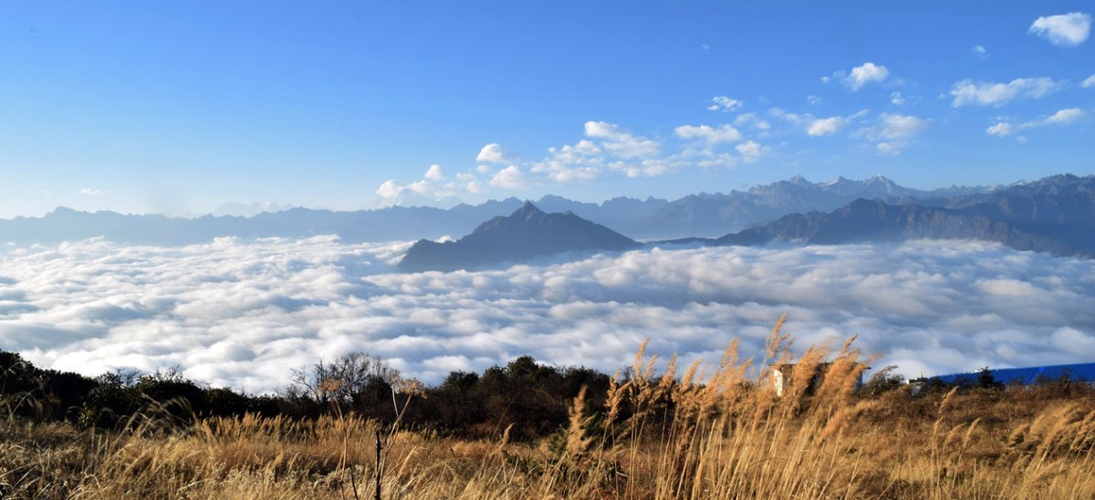 कञ्चनजङ्घाको पर्यटनः करोडौंको लगानी सङ्कटमा