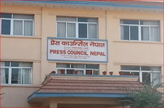 मुलुकमा कति छन् अखबार र अनलाइन ?