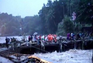 वर्षा र बाढीबाट भारतको केरलामा २६ को मृत्यु कैयौँ अझै बेपत्ता