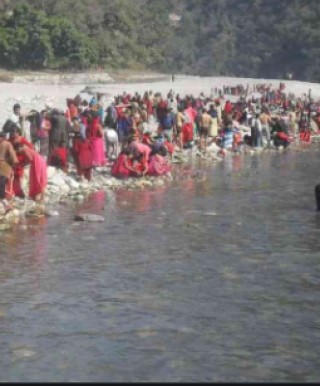 कात्तिके स्नानका लागि कालीगण्डकीमा दैनिक भीड