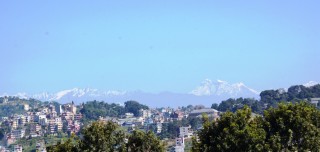 धुलिखेल बजार र हिमालको दृश्य