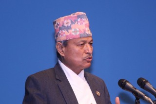 एमाले अध्यक्षमा डा रावलको उम्मेदवारी घोषणा
