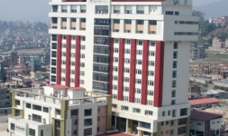 ग्राण्डीको निर्देशकमा डा. बिजुक्छे, बाहिरिए डा. पाण्डे