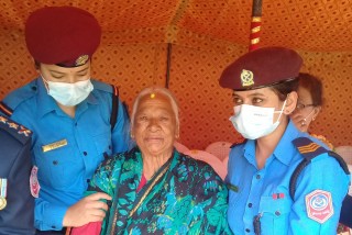 “अनि पुलिसमा जागिर नखाएर भो ?”