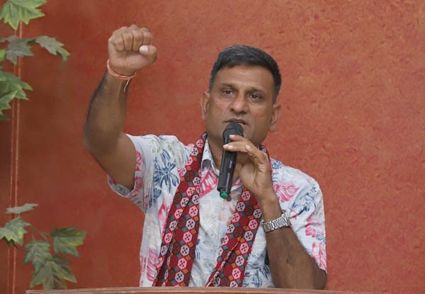 आज नेपाल सुशासन पार्टी घोषणा गर्दै रमेश खरेल