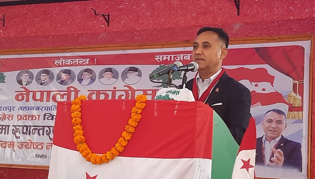देउवाको रोजाइमा नपरेका विश्वप्रकाश ‘ब्याक नहुने’, महामन्त्रीको उम्मेदवारी घोषणा गर्दै