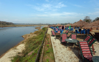 पर्यटक पखाईमा सौराहा