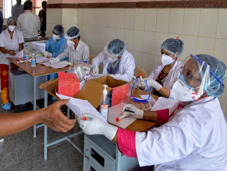 भारतमा २४ घण्टामा १ लाख ९४ हजार संक्रमित, ४४२ जनाको मृत्यु
