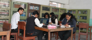 सङ्क्रमित पनि परीक्षा दिँदै, अनलाइनबाट पढाउने तयारी