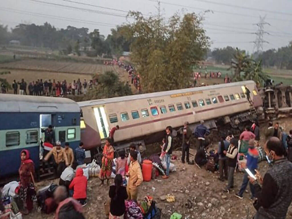 भारतको जलपाइगुडीमा रेल दुर्घटना, ९ जनाको मृत्यु