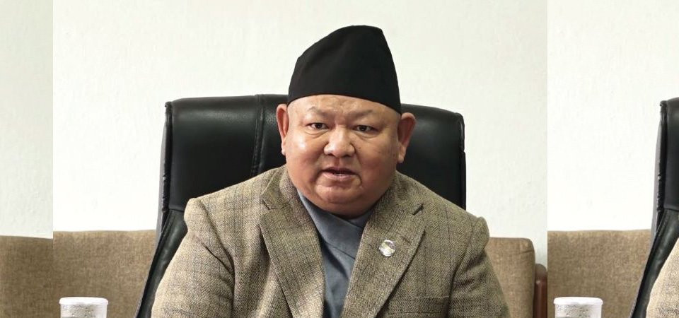 पशुपति क्षेत्रमा भगवानका चित्र ‘पेन्टिङ’ गर्न मन्त्री आलेको निर्देशन