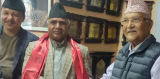 विप्लव समूहका नेता ओली निवासमा, पार्टी प्रवेश गराउन अध्यक्ष ओली जुम्लाको सिँजा जाँदै