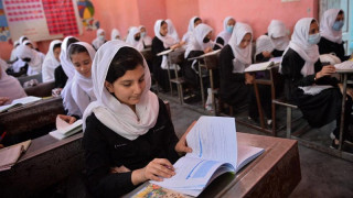 अफगानिस्तानमा तालिवानले छात्रालाई पनि विद्यालय जान दिने