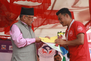 खेल क्षेत्रको विकासमार्फत स्वस्थ र सभ्य समाज निर्माण गर्न प्रेरित गर्नुपर्छ : दाहाल