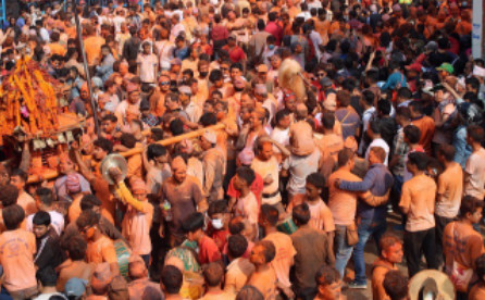 सिन्दुरले रङ्गियो मध्यपुरथिमि, हर्षोल्लासका साथ मनाए सुथःसिया जात्रा