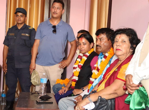 भरतपुरको मेयरमा प्रचण्डकी छोरी रेणु दाहालको उम्मेदवारी दर्ता